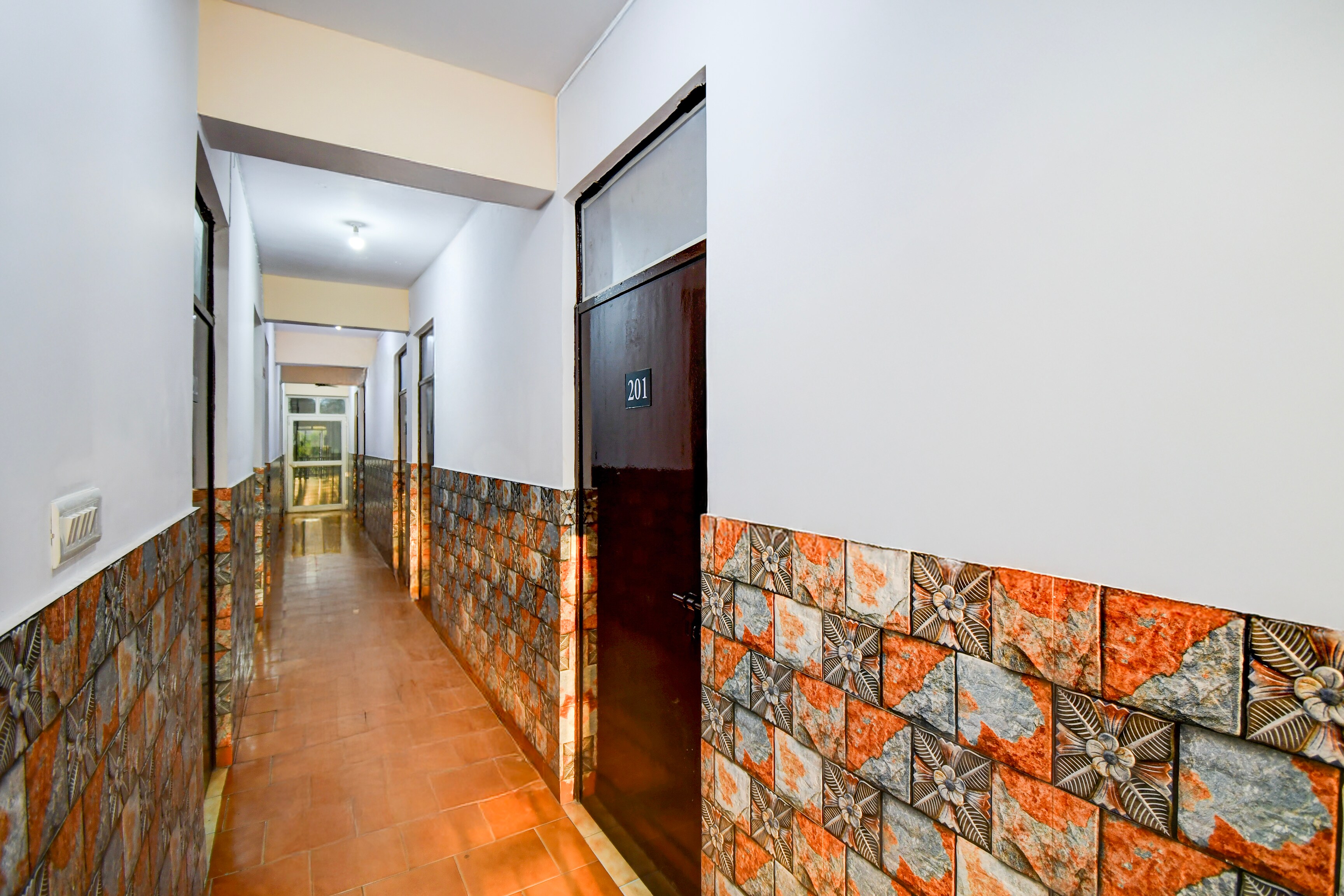 Super Collection O Vikas Nagar Post Office Formerly Metro Club and Guest House in Lucknow